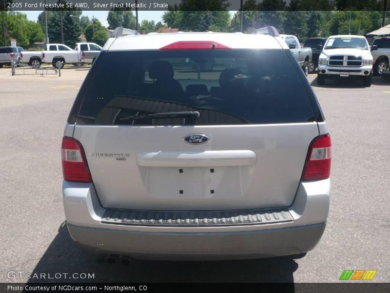 Silver Frost Metallic / Shale 2005 Ford Freestyle SE AWD