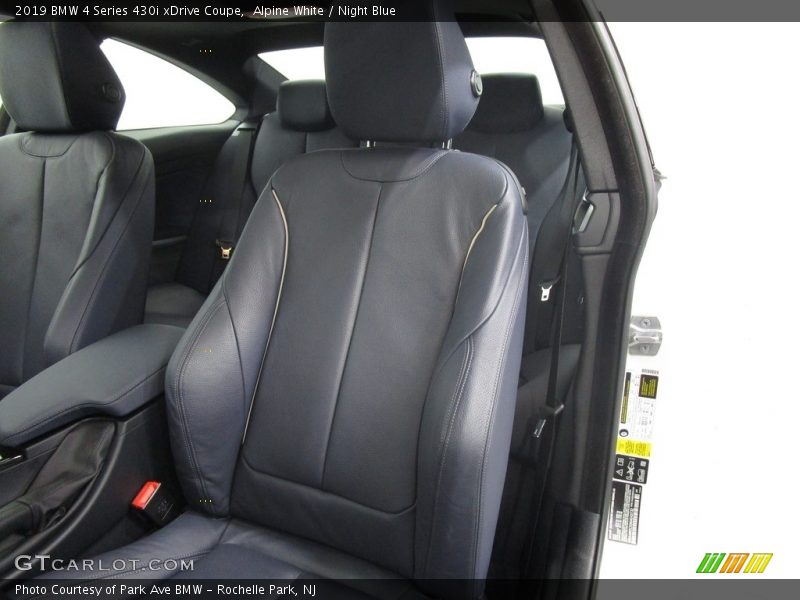 Alpine White / Night Blue 2019 BMW 4 Series 430i xDrive Coupe