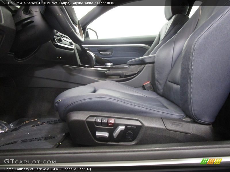 Alpine White / Night Blue 2019 BMW 4 Series 430i xDrive Coupe
