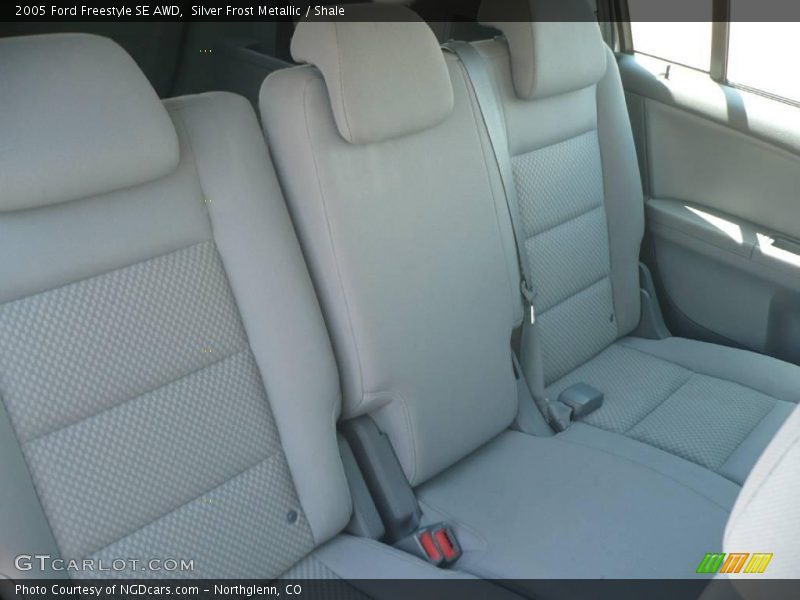 Silver Frost Metallic / Shale 2005 Ford Freestyle SE AWD
