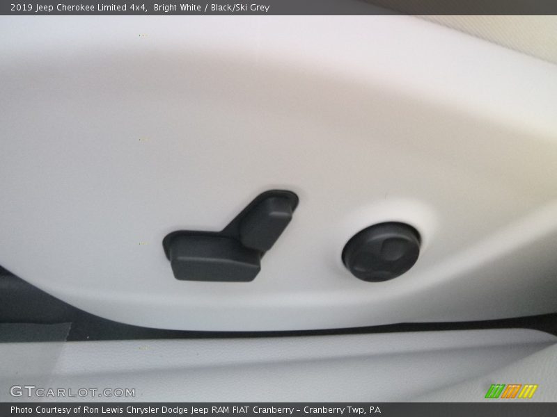 Bright White / Black/Ski Grey 2019 Jeep Cherokee Limited 4x4