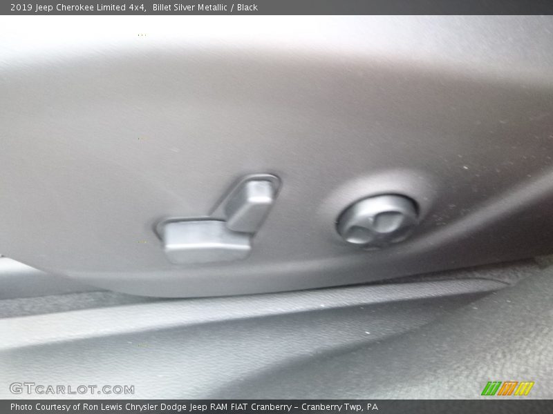 Billet Silver Metallic / Black 2019 Jeep Cherokee Limited 4x4