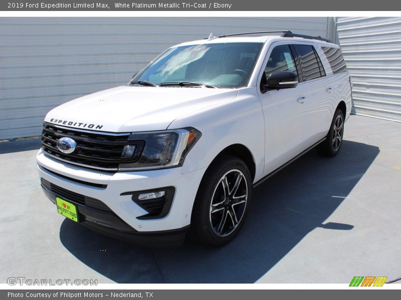 Front 3/4 View of 2019 Expedition Limited Max