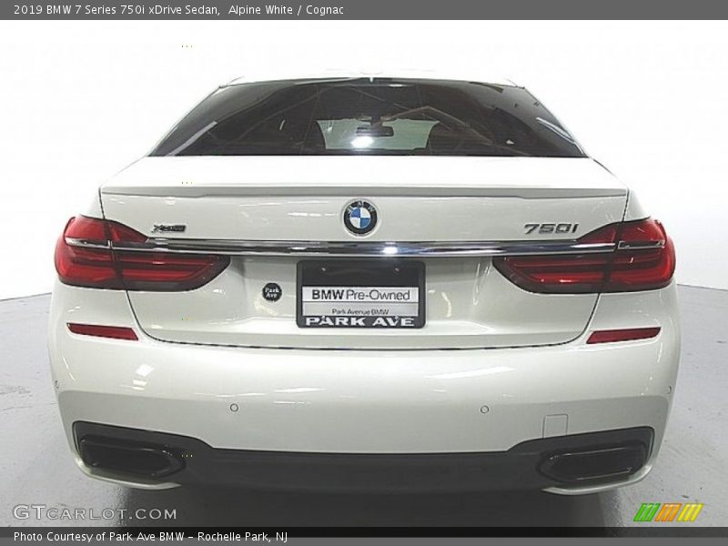 Alpine White / Cognac 2019 BMW 7 Series 750i xDrive Sedan