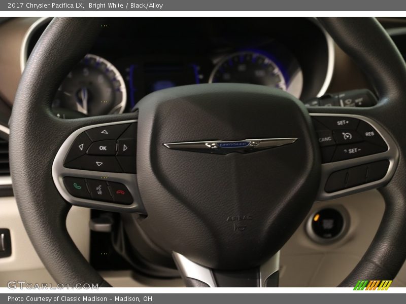 Bright White / Black/Alloy 2017 Chrysler Pacifica LX