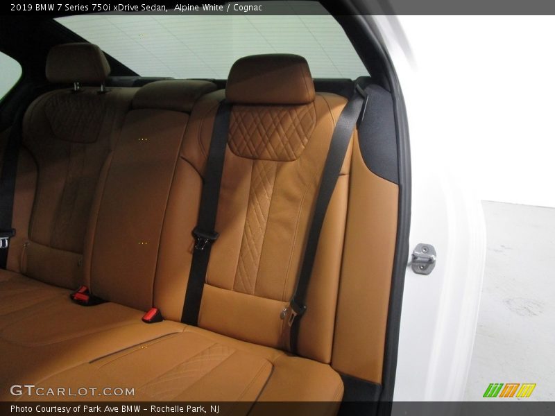 Alpine White / Cognac 2019 BMW 7 Series 750i xDrive Sedan