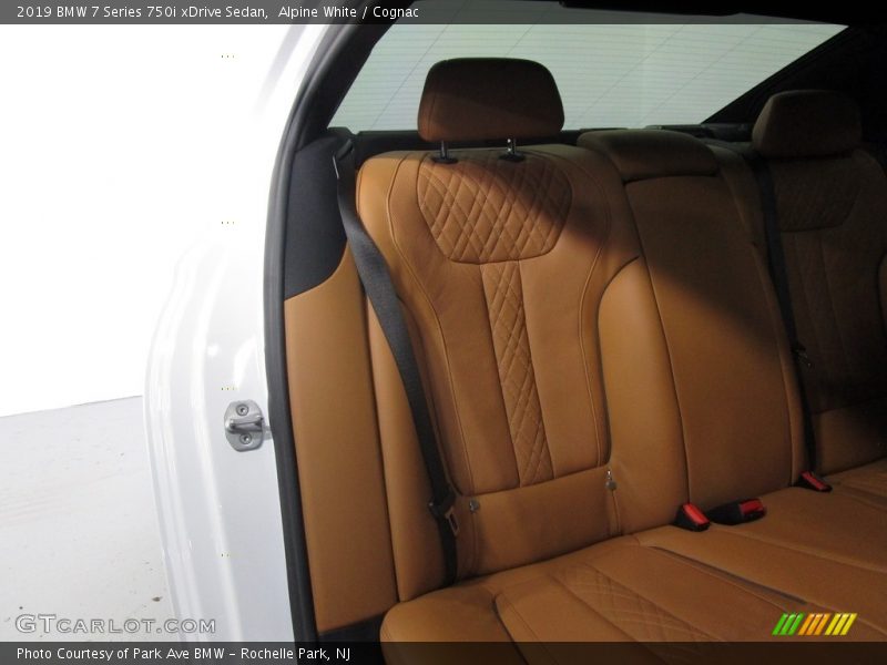 Alpine White / Cognac 2019 BMW 7 Series 750i xDrive Sedan