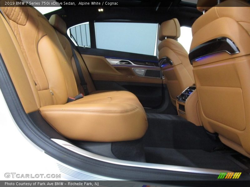 Alpine White / Cognac 2019 BMW 7 Series 750i xDrive Sedan
