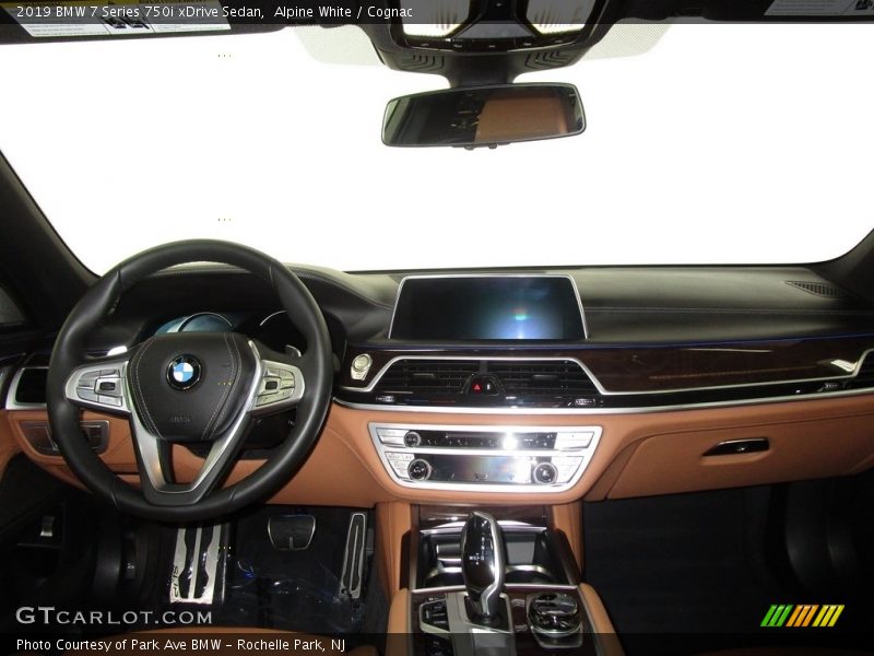 Alpine White / Cognac 2019 BMW 7 Series 750i xDrive Sedan