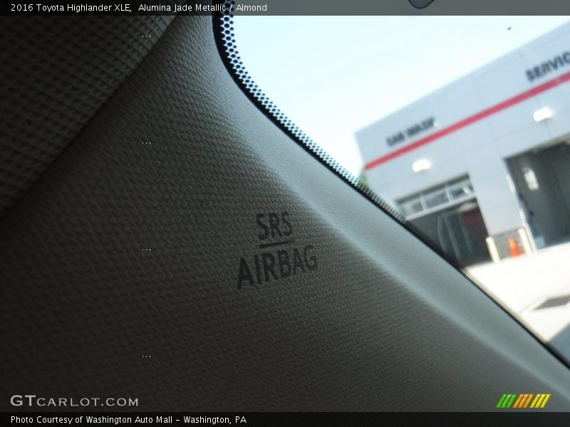 Alumina Jade Metallic / Almond 2016 Toyota Highlander XLE
