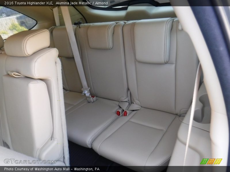 Alumina Jade Metallic / Almond 2016 Toyota Highlander XLE