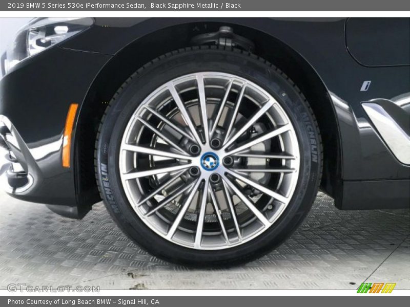 Black Sapphire Metallic / Black 2019 BMW 5 Series 530e iPerformance Sedan