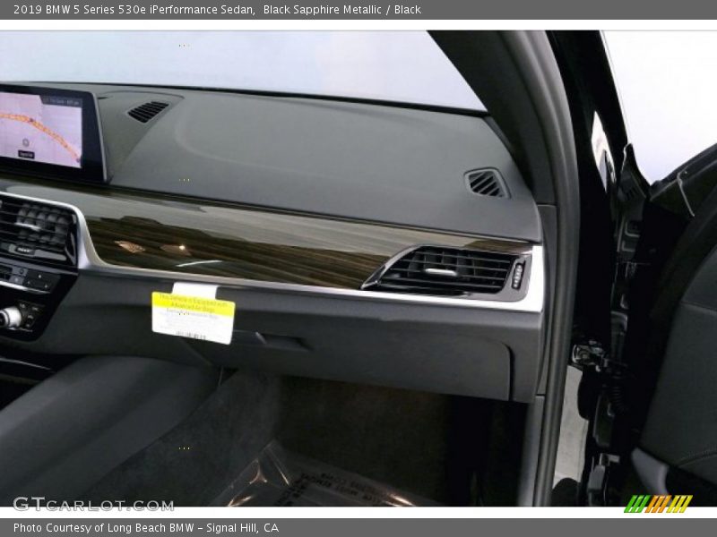 Black Sapphire Metallic / Black 2019 BMW 5 Series 530e iPerformance Sedan