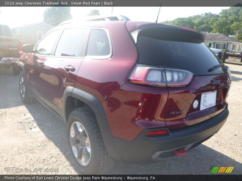 Velvet Red Pearl / Black 2019 Jeep Cherokee Trailhawk 4x4