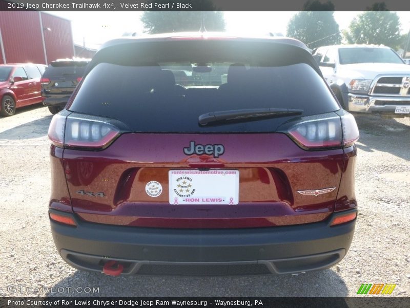 Velvet Red Pearl / Black 2019 Jeep Cherokee Trailhawk 4x4
