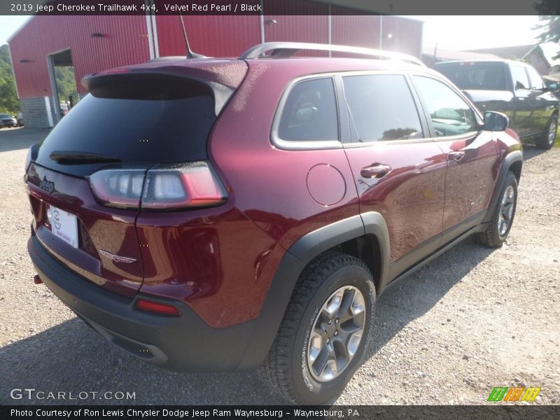 Velvet Red Pearl / Black 2019 Jeep Cherokee Trailhawk 4x4