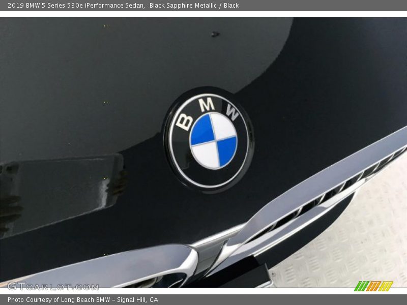 Black Sapphire Metallic / Black 2019 BMW 5 Series 530e iPerformance Sedan