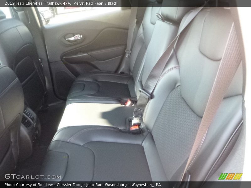Velvet Red Pearl / Black 2019 Jeep Cherokee Trailhawk 4x4