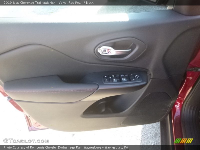 Velvet Red Pearl / Black 2019 Jeep Cherokee Trailhawk 4x4