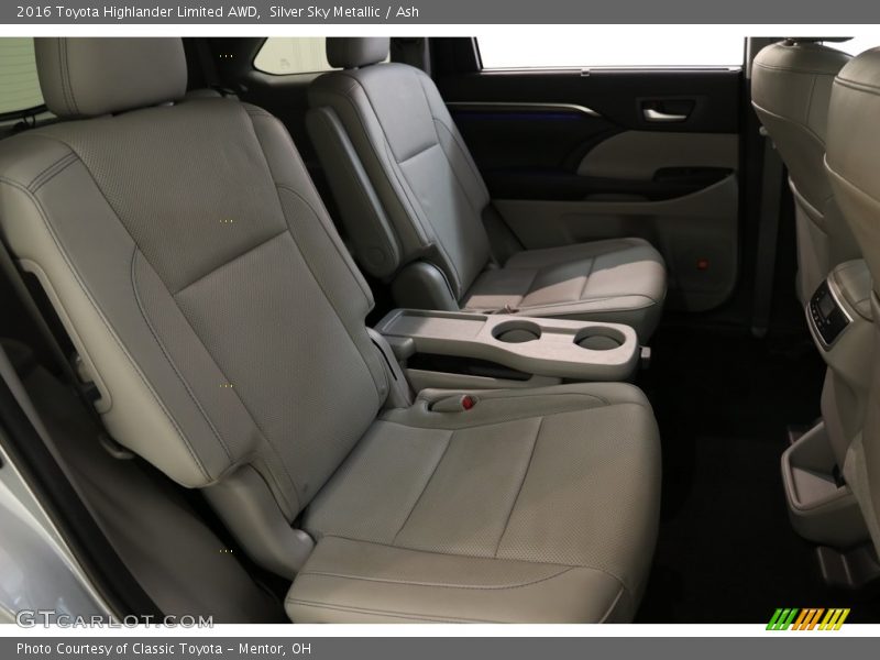 Silver Sky Metallic / Ash 2016 Toyota Highlander Limited AWD