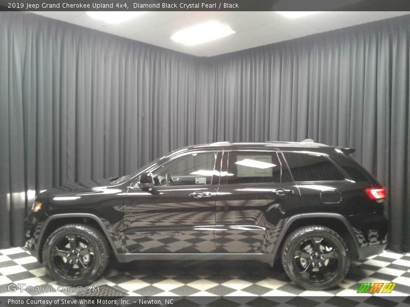 Diamond Black Crystal Pearl / Black 2019 Jeep Grand Cherokee Upland 4x4