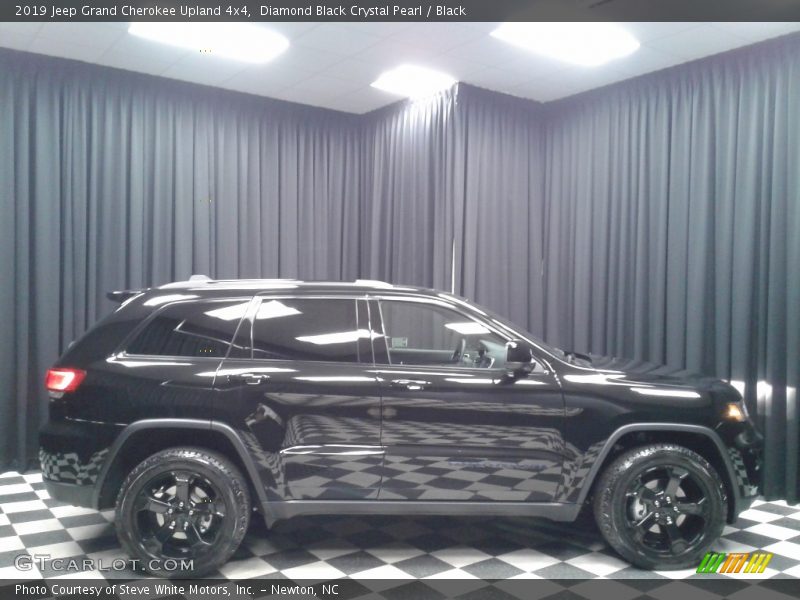 Diamond Black Crystal Pearl / Black 2019 Jeep Grand Cherokee Upland 4x4
