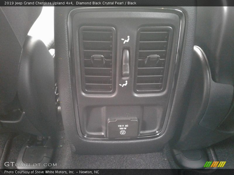 Diamond Black Crystal Pearl / Black 2019 Jeep Grand Cherokee Upland 4x4