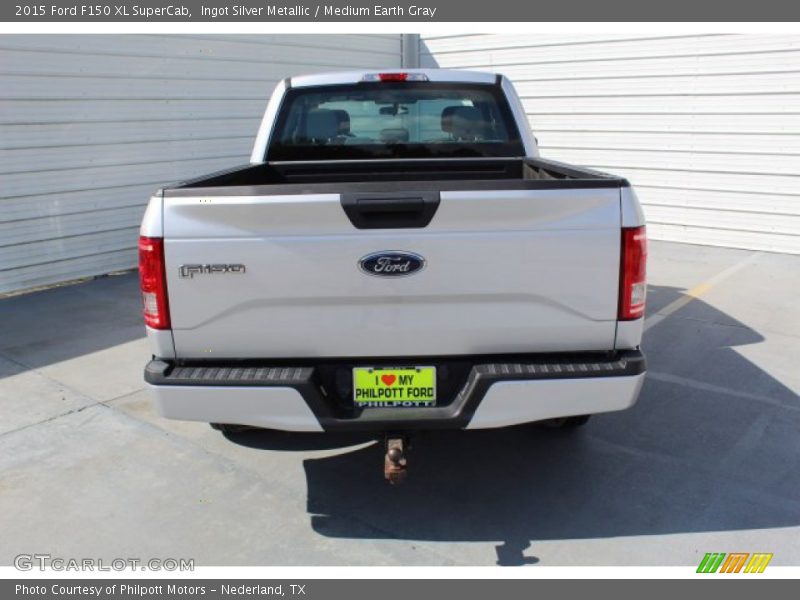 Ingot Silver Metallic / Medium Earth Gray 2015 Ford F150 XL SuperCab