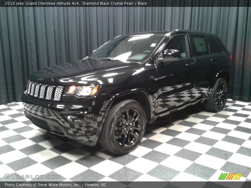 Diamond Black Crystal Pearl / Black 2019 Jeep Grand Cherokee Altitude 4x4