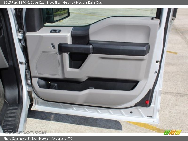 Ingot Silver Metallic / Medium Earth Gray 2015 Ford F150 XL SuperCab