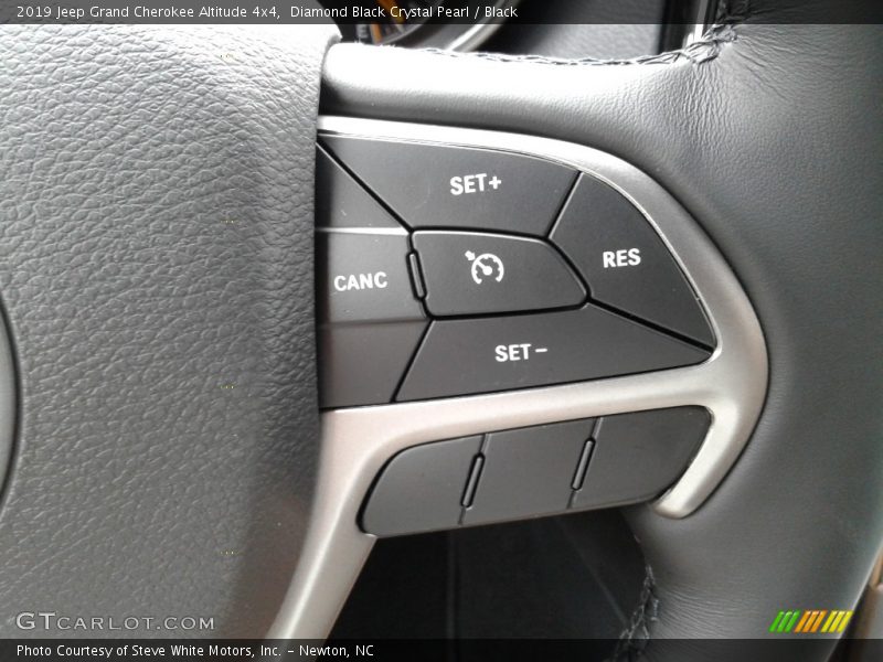 Diamond Black Crystal Pearl / Black 2019 Jeep Grand Cherokee Altitude 4x4
