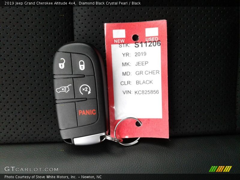 Diamond Black Crystal Pearl / Black 2019 Jeep Grand Cherokee Altitude 4x4