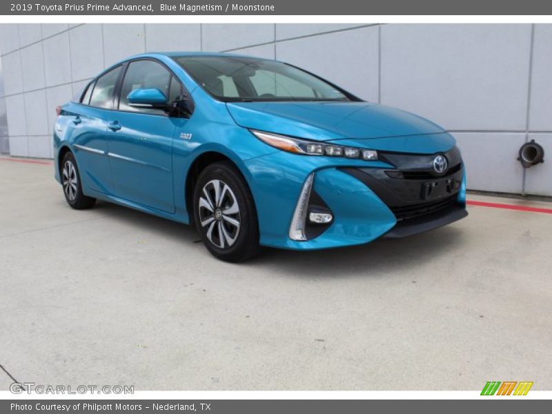 Front 3/4 View of 2019 Prius Prime Advanced