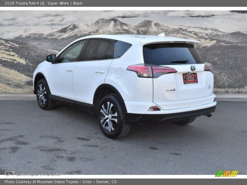 Super White / Black 2018 Toyota RAV4 LE