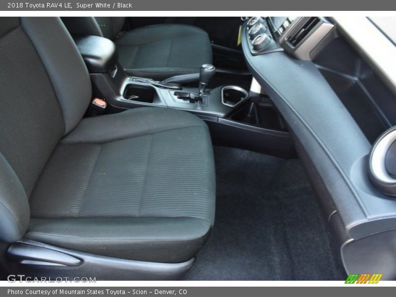 Super White / Black 2018 Toyota RAV4 LE