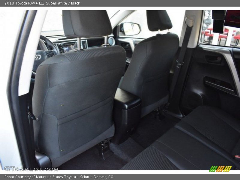 Super White / Black 2018 Toyota RAV4 LE