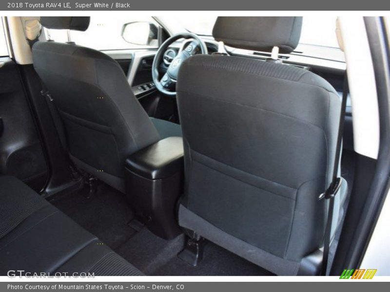 Super White / Black 2018 Toyota RAV4 LE