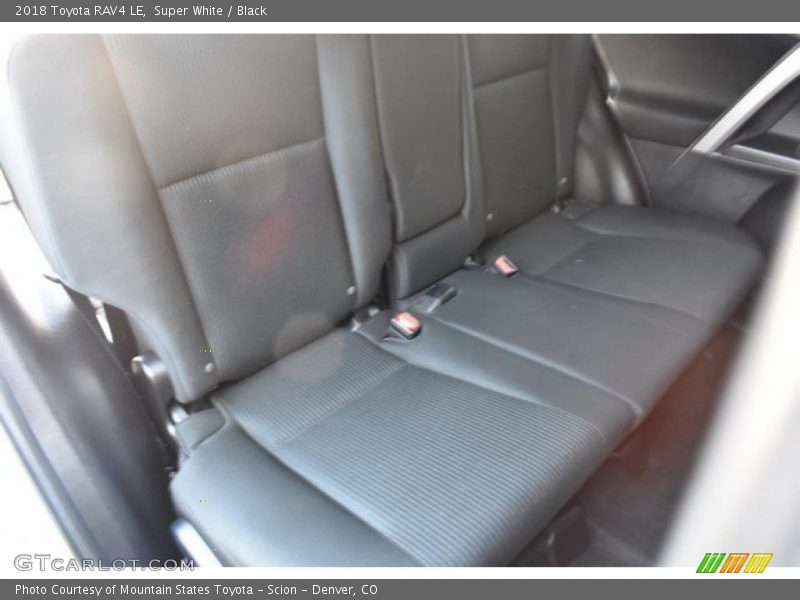 Super White / Black 2018 Toyota RAV4 LE