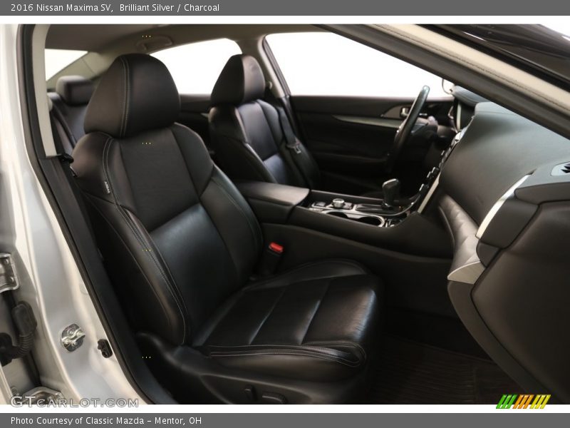 Brilliant Silver / Charcoal 2016 Nissan Maxima SV