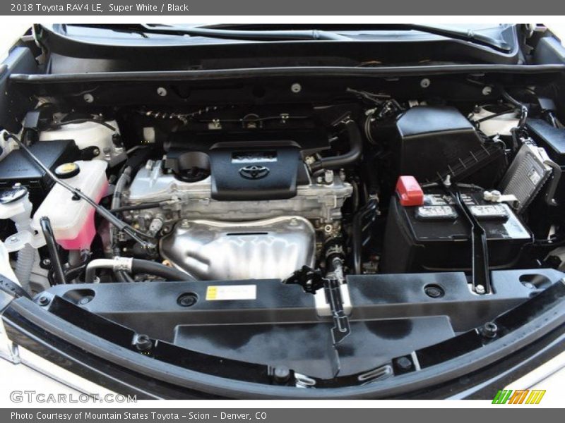 Super White / Black 2018 Toyota RAV4 LE