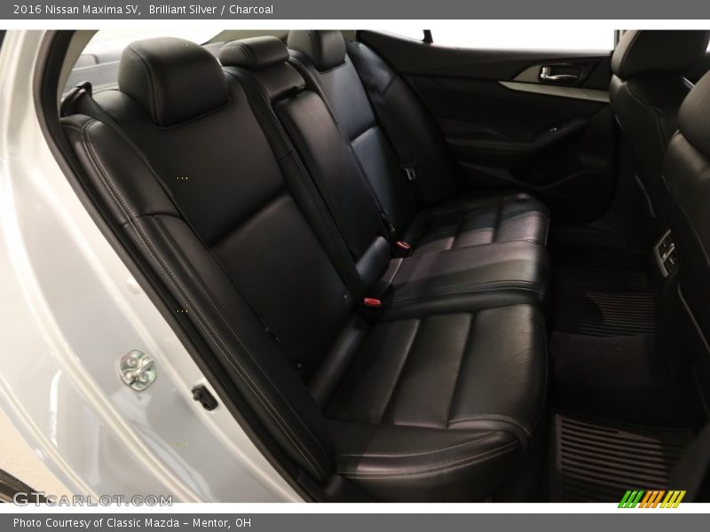Brilliant Silver / Charcoal 2016 Nissan Maxima SV