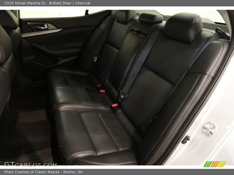 Brilliant Silver / Charcoal 2016 Nissan Maxima SV