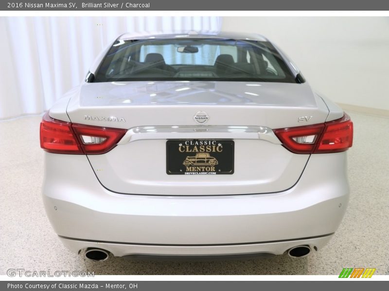 Brilliant Silver / Charcoal 2016 Nissan Maxima SV