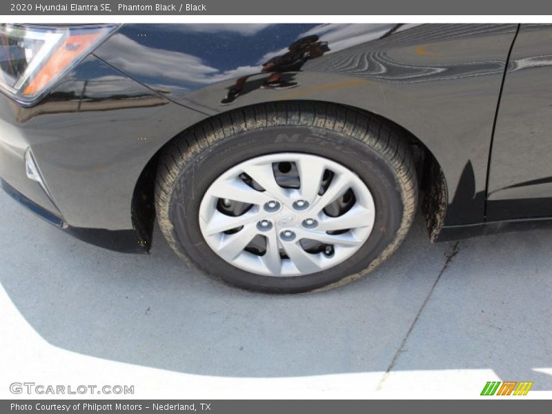 Phantom Black / Black 2020 Hyundai Elantra SE
