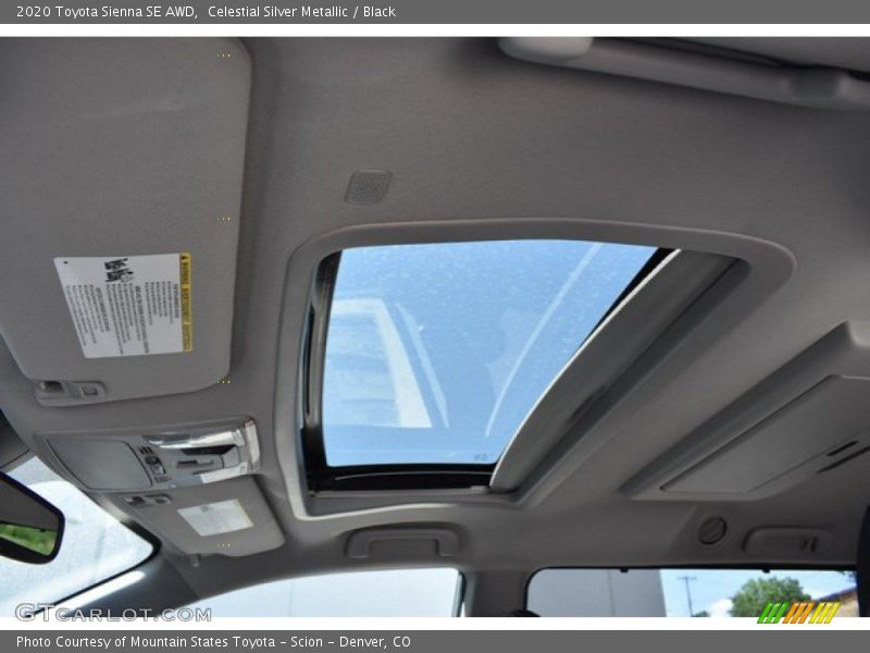 Sunroof of 2020 Sienna SE AWD