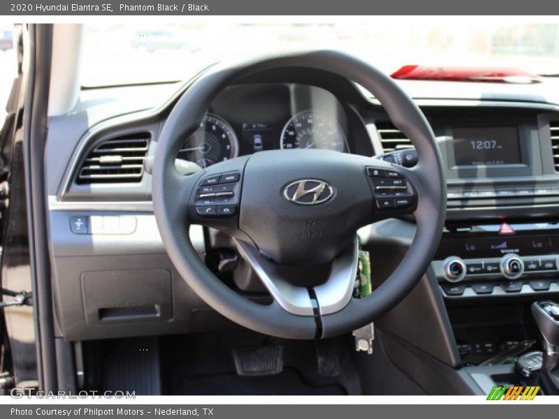 Phantom Black / Black 2020 Hyundai Elantra SE