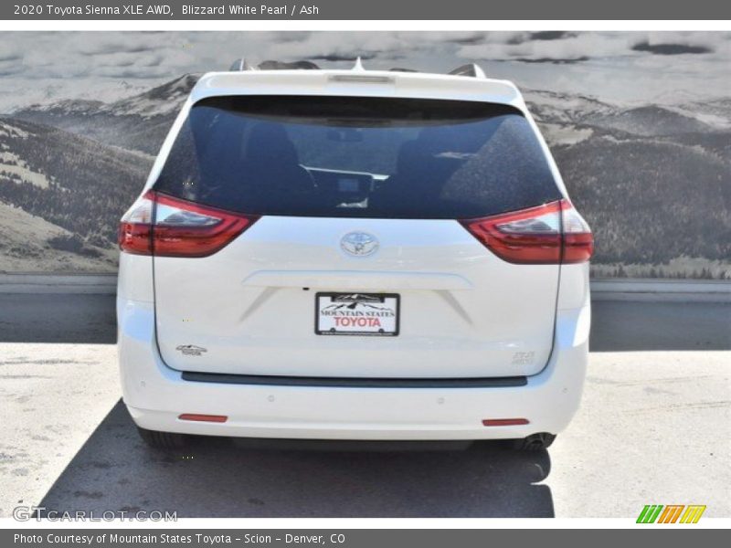 Blizzard White Pearl / Ash 2020 Toyota Sienna XLE AWD