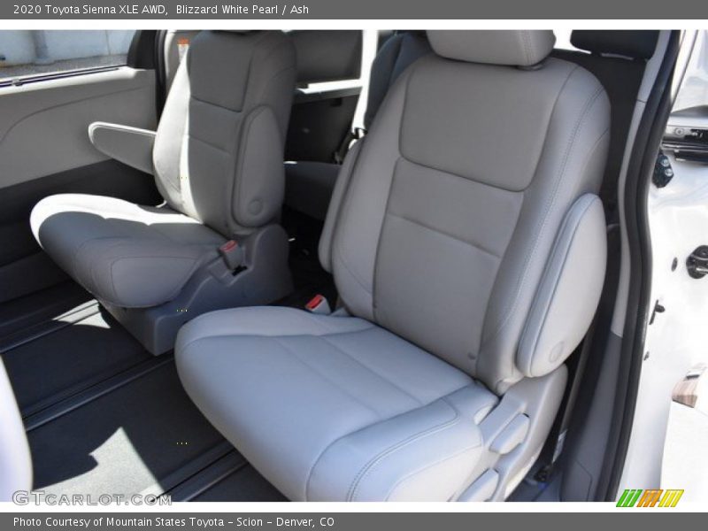 Blizzard White Pearl / Ash 2020 Toyota Sienna XLE AWD