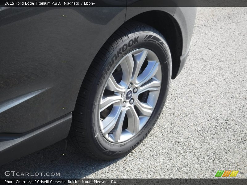Magnetic / Ebony 2019 Ford Edge Titanium AWD