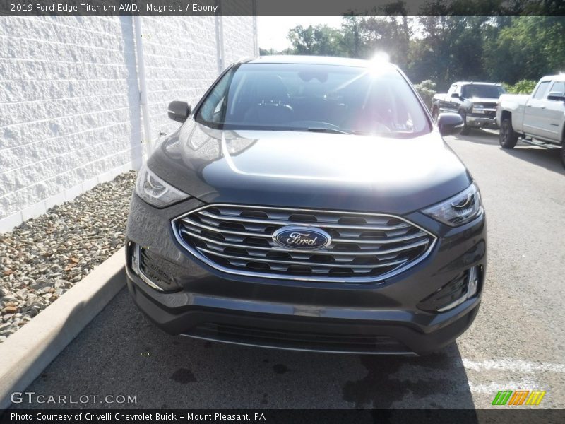 Magnetic / Ebony 2019 Ford Edge Titanium AWD